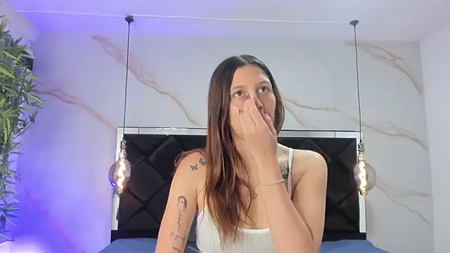 Snapshot of AngelaaCute_ chatting on 10/15/25, 12:16 AngelaaCute online show from 10/15/25, 12:16