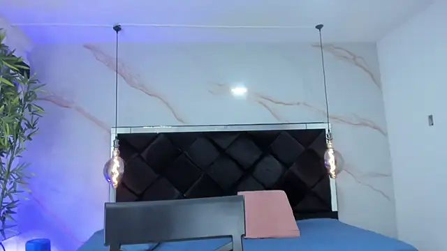 Snapshot of AngelaaCute_ chatting on 10/17/25, 12:19 AngelaaCute online show from 10/17/25, 12:19