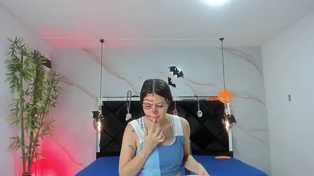 Snapshot of AngelaaCute_ chatting on 10/27/25, 12:42 AngelaaCute online show from 10/27/25, 12:42