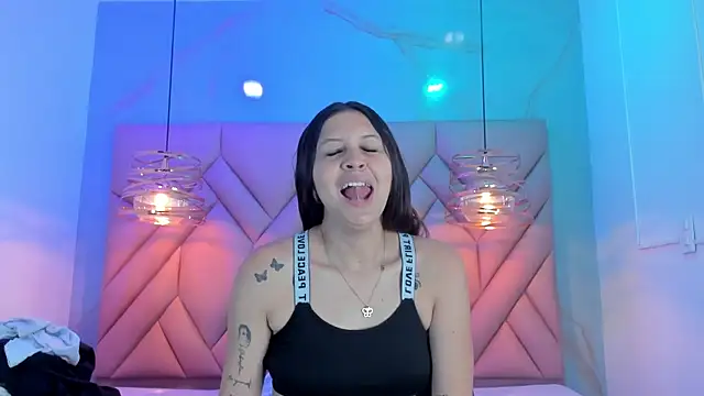 AngelaaCute  online show from 06/25/26, 11:59