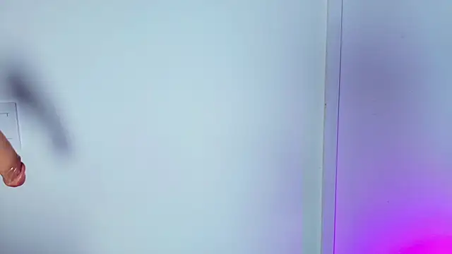 Snapshot of Lizz_Tender chatting on 03/11/25, 12:39 Lizz Tender online show from 03/11/25, 12:39