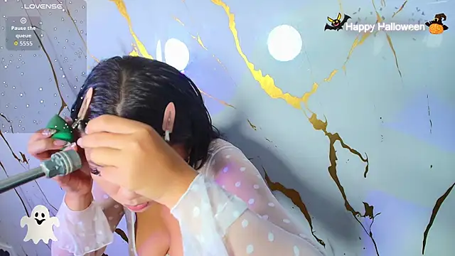 Lizz Tender online show from 10/31/25, 01:01