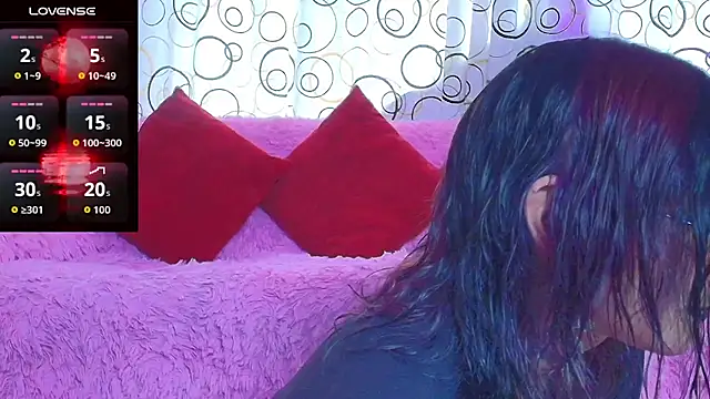 SukiFuyu  online show from 12/18/25, 06:36