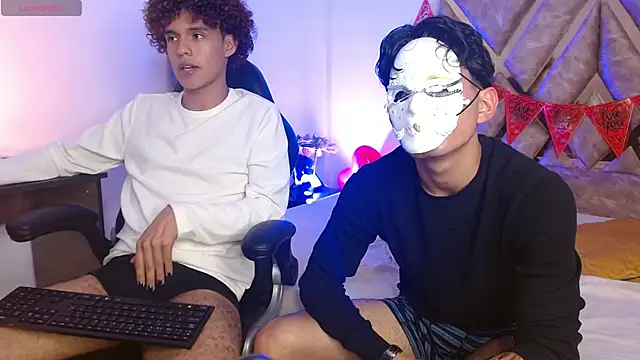 Snapshot of nickolas_moon chatting on 02/18/25, 12:04 nickolas moon online show from 02/18/25, 12:04