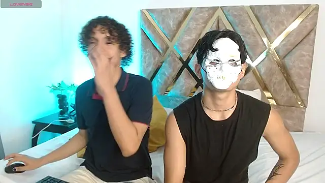 Snapshot of nickolas_moon chatting on 03/08/25, 01:28 nickolas moon online show from 03/08/25, 01:28