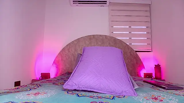 anisha x online show from 11/23/25, 07:13