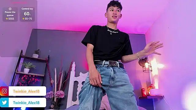 Twinkie-Alex18 online show from 03/04/25, 09:22