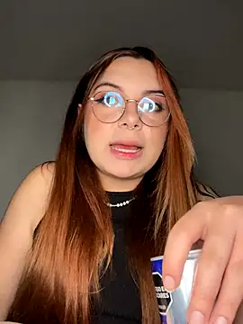 Snapshot of NatyOlson chatting on 12/21/25, 05:58 NatyOlson online show from 12/21/25, 05:58