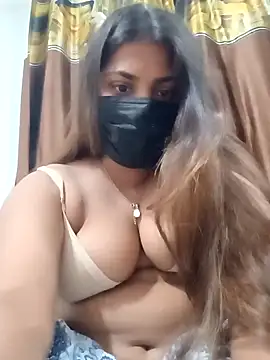 Snapshot of Hotmilfxox chatting on 01/22/25, 01:42 Hotmilfxox online show from 01/22/25, 01:42