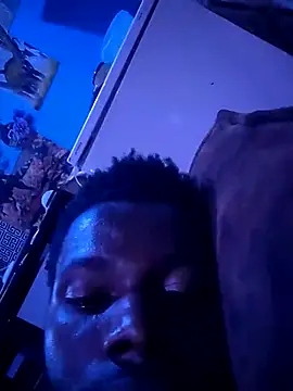 Snapshot of stephbig777 chatting on 11/11/25, 12:21 stephbig777 online show from 11/11/25, 12:21