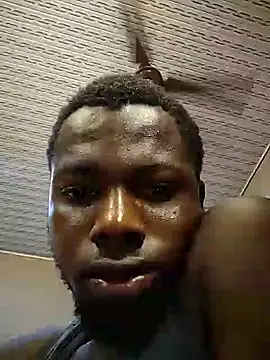 Snapshot of stephbig777 chatting on 12/21/25, 07:10 stephbig777 online show from 12/21/25, 07:10