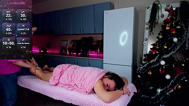 Snapshot of candy_queeen chatting on 01/06/25, 08:35 candy queeen online show from 01/06/25, 08:35