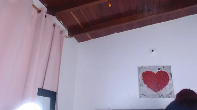 Amara Red online show from 12/04/25, 11:08