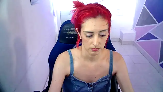 Snapshot of Ruby_Your_Milf chatting on 12/26/24, 11:35 Ruby Your Milf online show from 12/26/24, 11:35