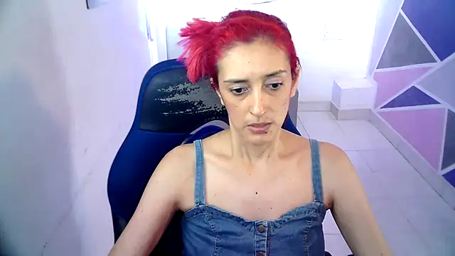 Snapshot of Ruby_Your_Milf chatting on 12/28/24, 06:08 Ruby Your Milf online show from 12/28/24, 06:08