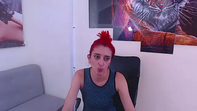 Snapshot of Ruby_Your_Milf chatting on 02/18/25, 09:32 Ruby Your Milf online show from 02/18/25, 09:32