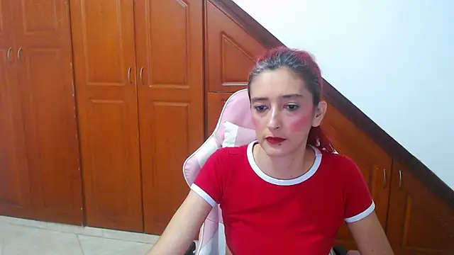 Snapshot of Ruby_Your_Milf chatting on 12/18/25, 06:47 Ruby Your Milf online show from 12/18/25, 06:47