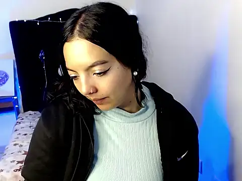 Snapshot of loren_tits24 chatting on 08/02/26, 04:05 loren tits24 online show from 08/02/26, 04:05