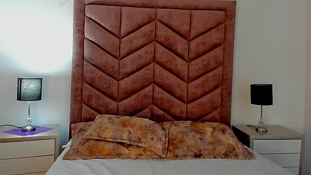 Snapshot of AnnyCherry_ chatting on 12/12/24, 10:20 AnnyCherry online show from 12/12/24, 10:20