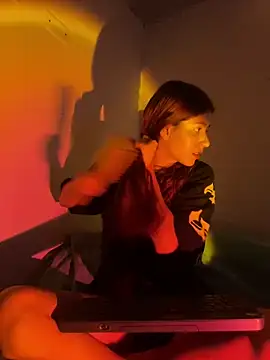 Snapshot of AnnyCherry_ chatting on 01/17/25, 12:31 AnnyCherry online show from 01/17/25, 12:31