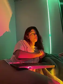 Snapshot of AnnyCherry_ chatting on 01/18/25, 02:14 AnnyCherry online show from 01/18/25, 02:14