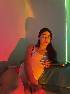 Snapshot of AnnyCherry_ chatting on 01/18/25, 06:43 AnnyCherry online show from 01/18/25, 06:43