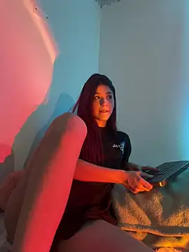 Snapshot of AnnyCherry_ chatting on 02/04/25, 04:15 AnnyCherry online show from 02/04/25, 04:15