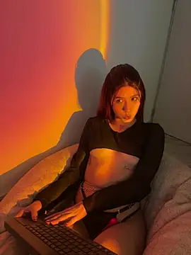 Snapshot of AnnyCherry_ chatting on 02/05/25, 07:42 AnnyCherry online show from 02/05/25, 07:42