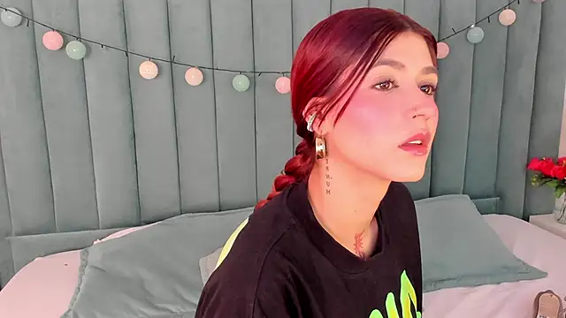 Snapshot of AnnyCherry_ chatting on 03/05/25, 04:13 AnnyCherry online show from 03/05/25, 04:13