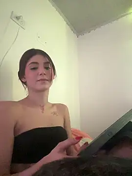 Snapshot of AnnyCherry_ chatting on 03/12/25, 06:33 AnnyCherry online show from 03/12/25, 06:33