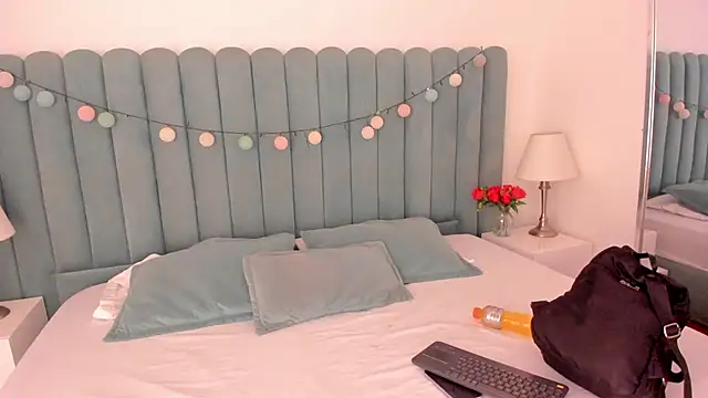 Snapshot of AnnyCherry_ chatting on 03/15/25, 05:37 AnnyCherry online show from 03/15/25, 05:37