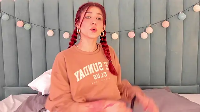 Snapshot of AnnyCherry_ chatting on 03/17/25, 01:14 AnnyCherry online show from 03/17/25, 01:14