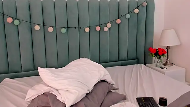 Snapshot of AnnyCherry_ chatting on 03/17/25, 09:34 AnnyCherry online show from 03/17/25, 09:34