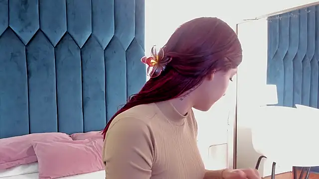 Snapshot of AnnyCherry_ chatting on 03/21/25, 10:50 AnnyCherry online show from 03/21/25, 10:50