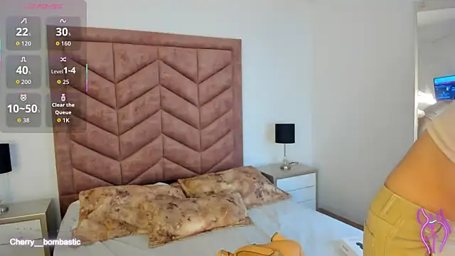 Snapshot of AnnyCherry_ chatting on 09/17/25, 04:30 AnnyCherry online show from 09/17/25, 04:30