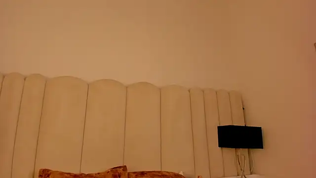 Snapshot of AnnyCherry_ chatting on 09/23/25, 10:02 AnnyCherry online show from 09/23/25, 10:02