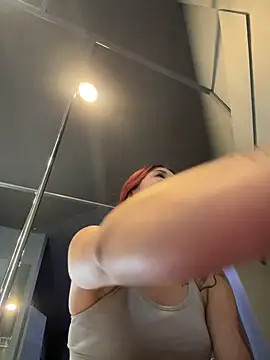 Snapshot of AnnyCherry_ chatting on 09/24/25, 09:29 AnnyCherry online show from 09/24/25, 09:29