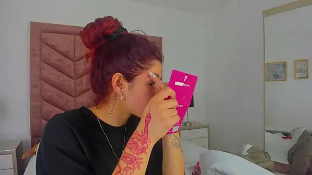 Snapshot of AnnyCherry_ chatting on 10/15/25, 06:30 AnnyCherry online show from 10/15/25, 06:30