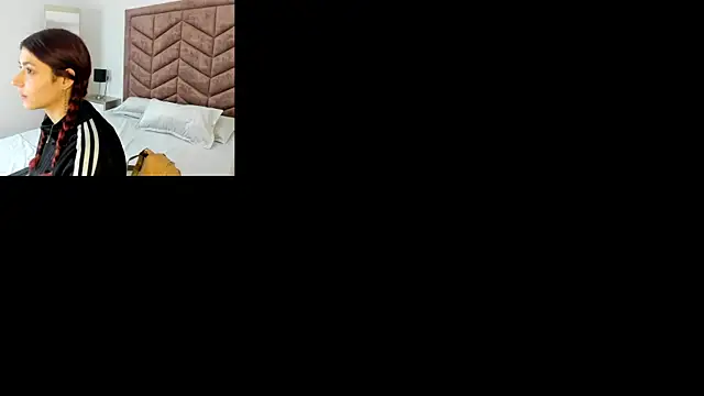 Snapshot of AnnyCherry_ chatting on 10/30/25, 06:52 AnnyCherry online show from 10/30/25, 06:52