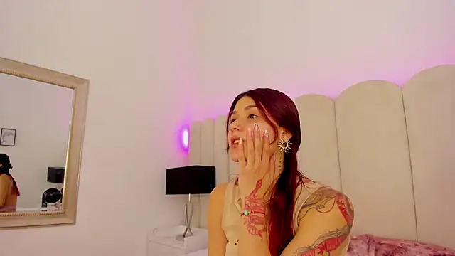 Snapshot of AnnyCherry_ chatting on 11/21/25, 07:56 AnnyCherry online show from 11/21/25, 07:56