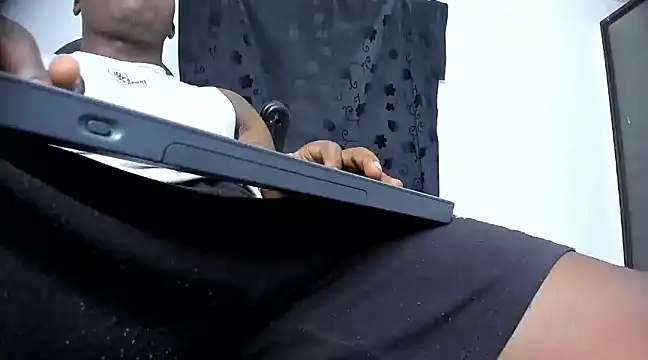 Snapshot of brant_garciabbc chatting on 02/25/25, 01:09 brant garciabbc online show from 02/25/25, 01:09