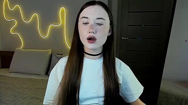 Stella Sunny online show from 12/17/25, 10:27