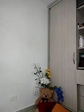 natalie cowens online show from 10/23/25, 03:00