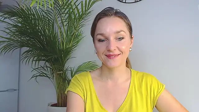 Snapshot of AliciaDesire chatting on 12/02/24, 07:58 AliciaDesire online show from 12/02/24, 07:58