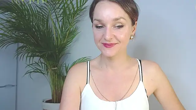 Snapshot of AliciaDesire chatting on 12/03/24, 11:44 AliciaDesire online show from 12/03/24, 11:44