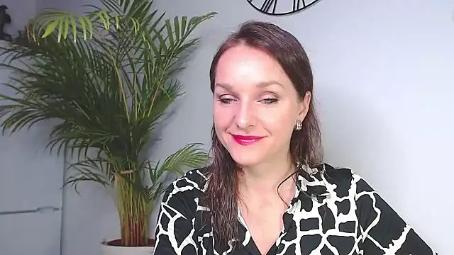 Snapshot of AliciaDesire chatting on 12/10/24, 07:58 AliciaDesire online show from 12/10/24, 07:58