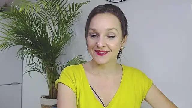 Snapshot of AliciaDesire chatting on 12/11/24, 04:09 AliciaDesire online show from 12/11/24, 04:09