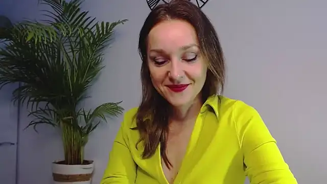 Snapshot of AliciaDesire chatting on 01/06/25, 08:03 AliciaDesire online show from 01/06/25, 08:03