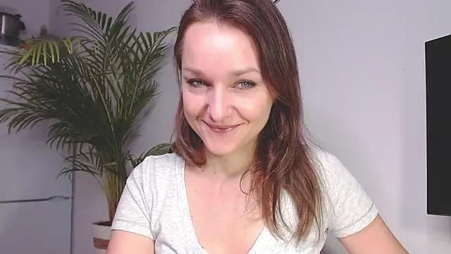 Snapshot of AliciaDesire chatting on 01/09/25, 07:52 AliciaDesire online show from 01/09/25, 07:52