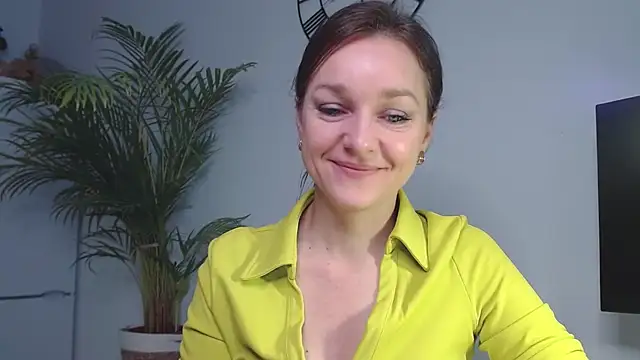 Snapshot of AliciaDesire chatting on 01/13/25, 07:43 AliciaDesire online show from 01/13/25, 07:43